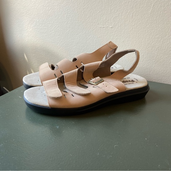 Propet Breeze Walker sandals - Picture 2 of 5